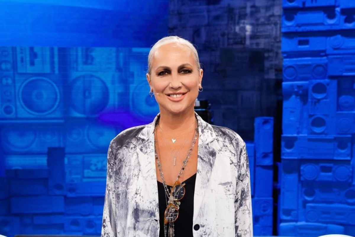 Alessandra Celentano guanto di sfida